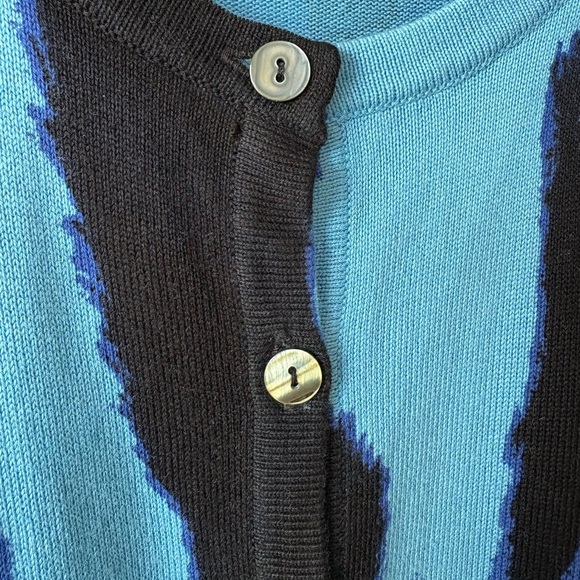 Blue Sky Blue Leopard Bamboo Cotton | Size XL - Picture 5 of 8